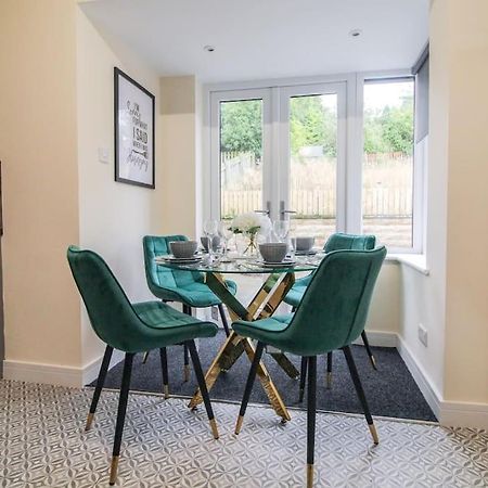 Modern 3 Bed, Contractors Welcome, Bradford Bradford  Eksteriør bilde