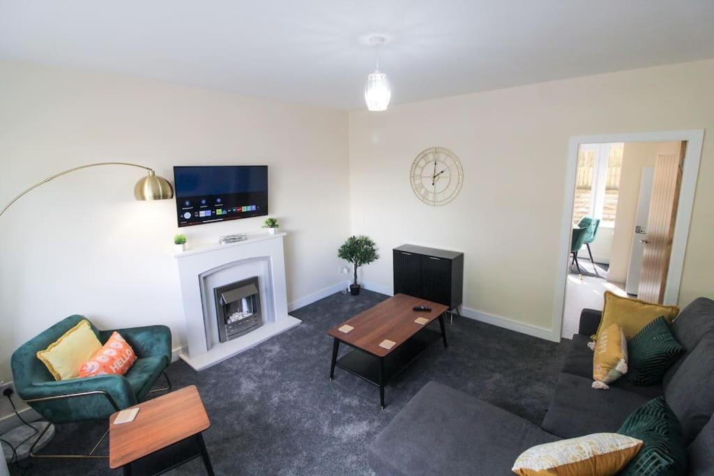 Modern 3 Bed, Contractors Welcome, Bradford Bradford  Eksteriør bilde