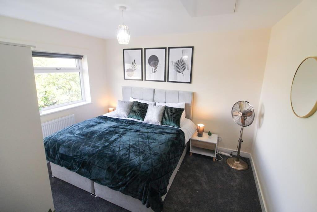 Modern 3 Bed, Contractors Welcome, Bradford Bradford  Eksteriør bilde