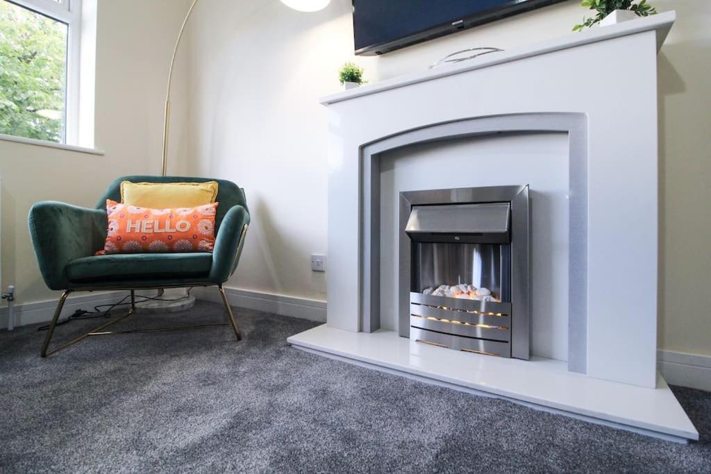 Modern 3 Bed, Contractors Welcome, Bradford Bradford  Eksteriør bilde