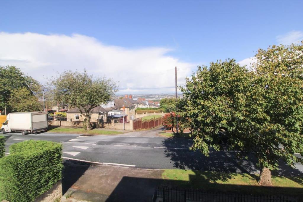 Modern 3 Bed, Contractors Welcome, Bradford Bradford  Eksteriør bilde