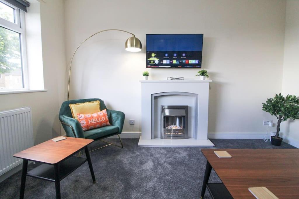 Modern 3 Bed, Contractors Welcome, Bradford Bradford  Eksteriør bilde