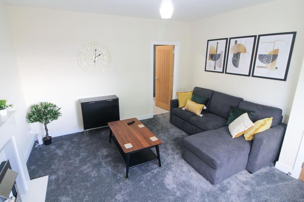 Modern 3 Bed, Contractors Welcome, Bradford Bradford  Eksteriør bilde