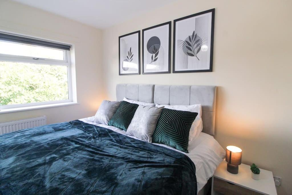 Modern 3 Bed, Contractors Welcome, Bradford Bradford  Eksteriør bilde