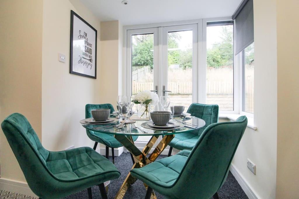 Modern 3 Bed, Contractors Welcome, Bradford Bradford  Eksteriør bilde