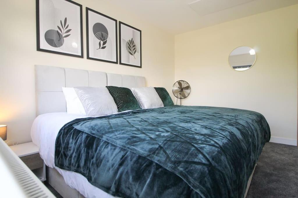Modern 3 Bed, Contractors Welcome, Bradford Bradford  Eksteriør bilde